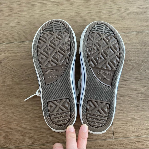 Converse Chuck Taylor All-Star low-top sneakers in white Youth Size 1 - Picture 7 of 8